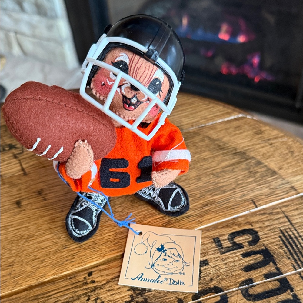 Vintage 1994 Annalee Dolls Football Player Figurine